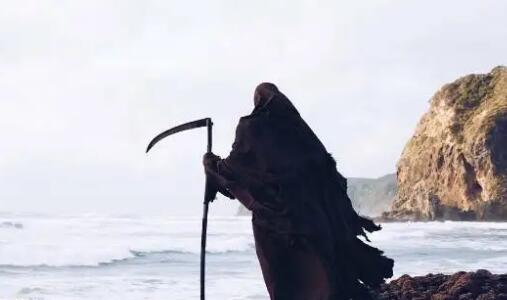 人死后的世界（揭开死亡的神秘面纱，探寻人类灵魂的去向）