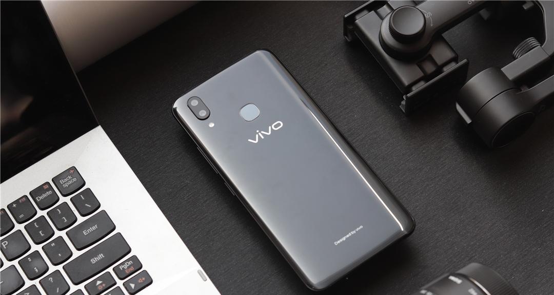 vivo全面屏的性设计与卓越性能（以最新科技打造极致视觉体验）