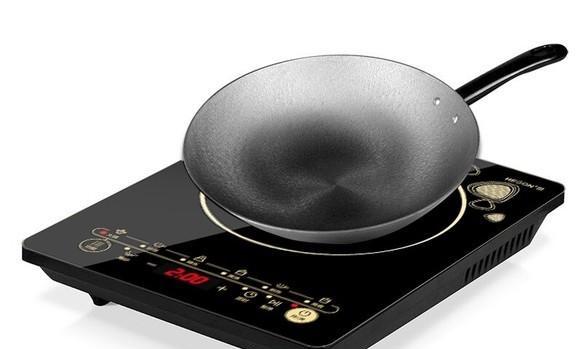 美的WK2102电磁炉的优势和特点（高效节能、安全可靠，成为现代家庭的理想选择）