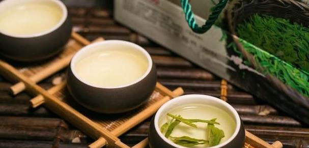 百场汇招聘（为求职者和企业提供高效、便捷的招聘平台）